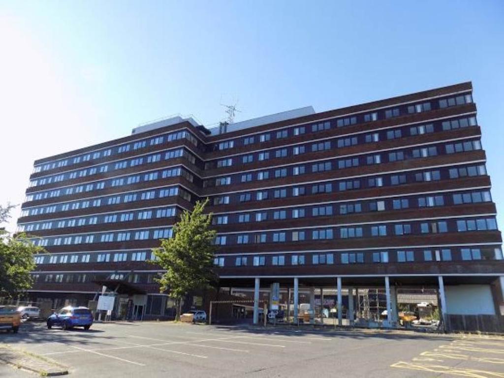 Castle Court Dudley Town Centre 1 & 2 Bedroom Flats Available